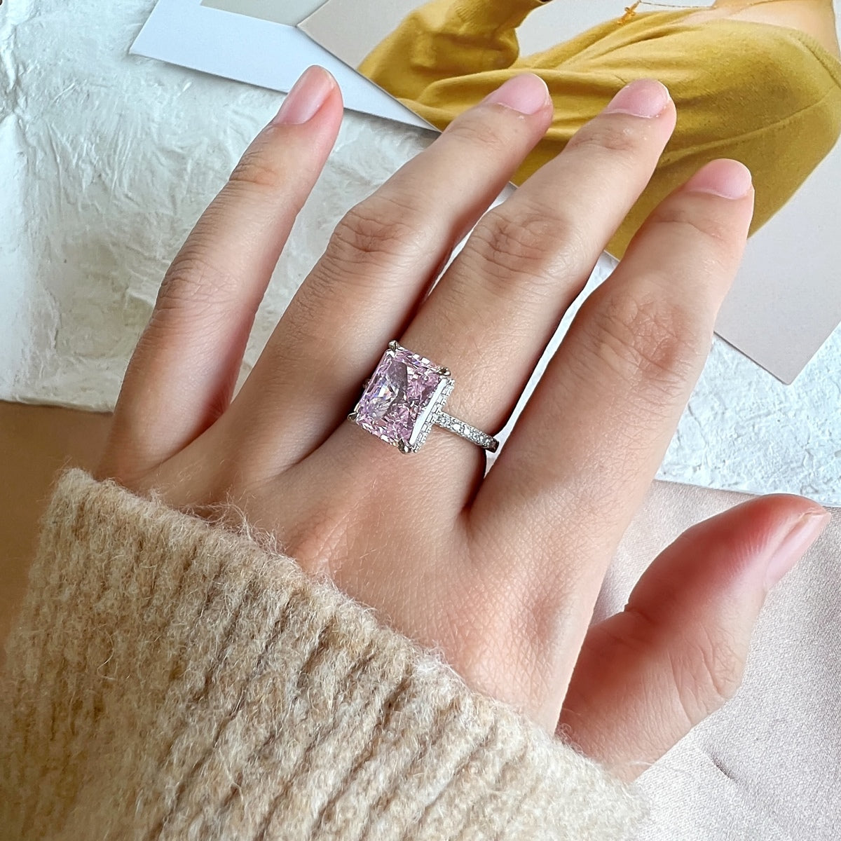 [AuraEcho]4.0 Carat Luxurious Engagement Ring