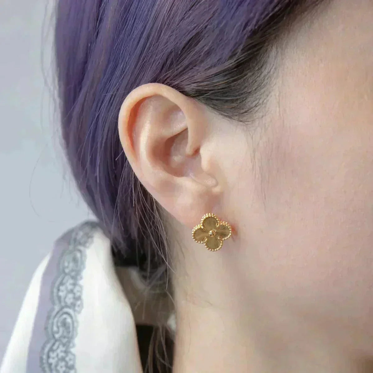 [AuraEcho]CLOVER MEDIUM 1 MOTIFS LASER EARRINGS