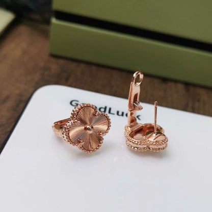[AuraEcho]CLOVER MEDIUM STUD EARRINGS