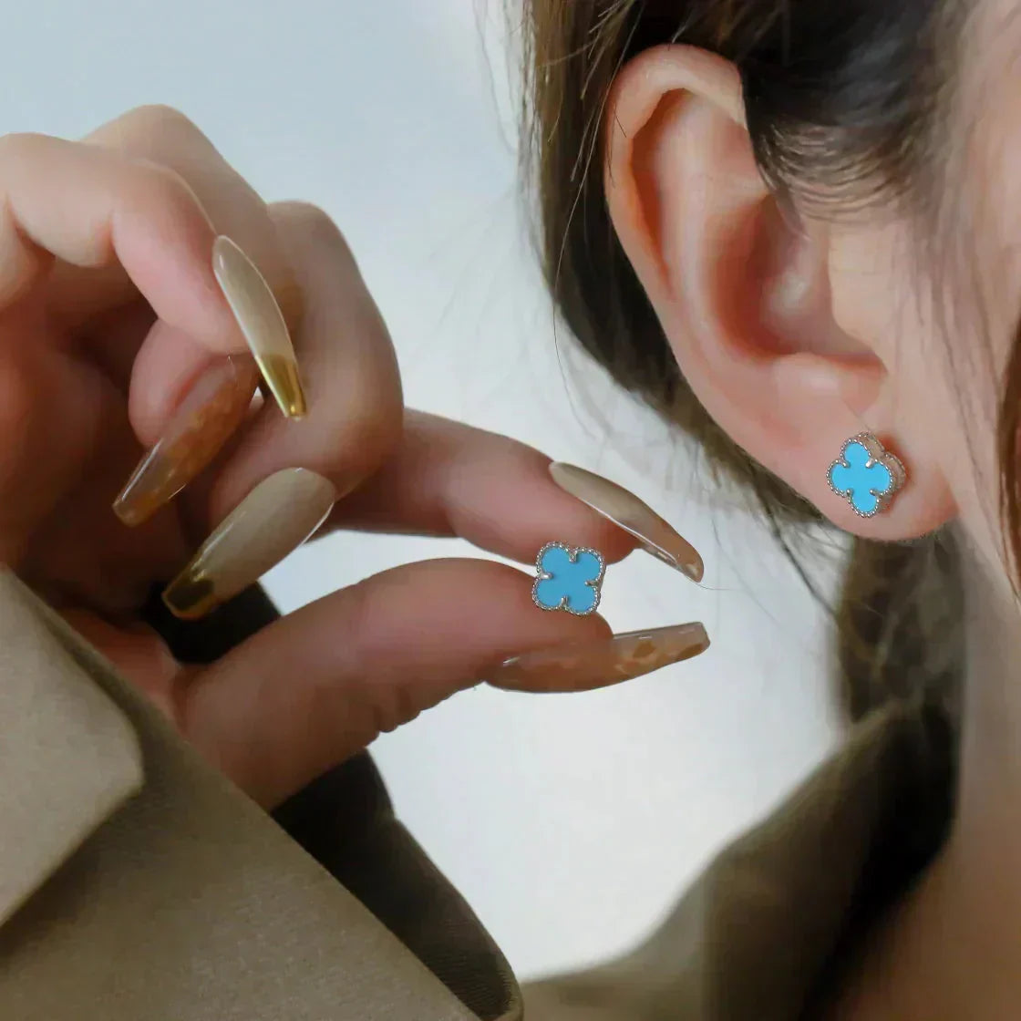 [AuraEcho]CLOVER MINI 9.5MM ONYX STUD EARRINGS SILVER